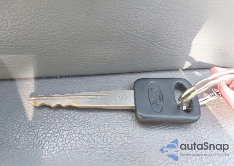 2008 Ford E-350 Super Duty Xl/Xlt z USA, uszkodzony, nr VIN 1FBSS31L98DB37685